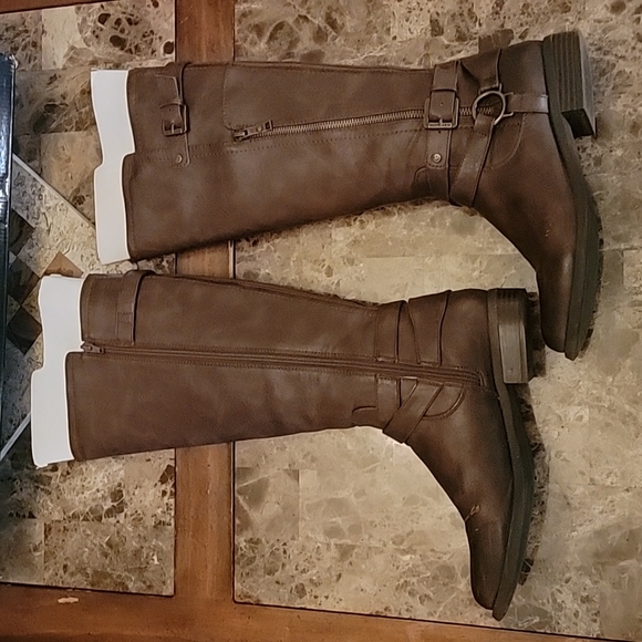 GUESS Riding Boots - Picture 4 of 16